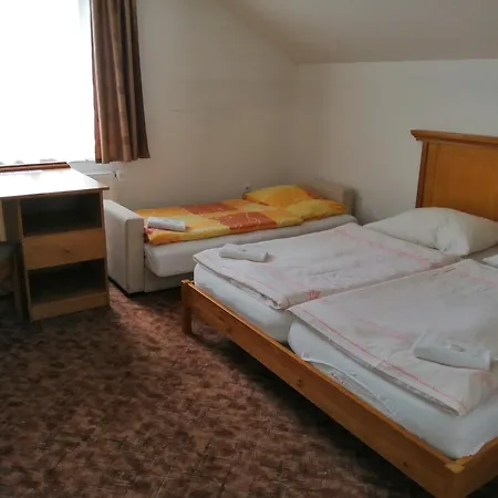 Jiriho Na Seraku Hotel *